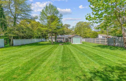 Cottage Oasis by Lake with Kayaks Fire Pit and a Huge Yard - Foto 30