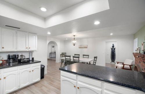 Large Pool With Diving Board, Remodeled 3bdrm, Near State Farm STDM and More! - Foto 9