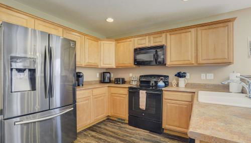 Silver Outpost Near Peterson SFB & Game Lounge - Foto 5