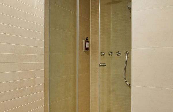 Golden Angel Suites by Adrez Living - Photo 63