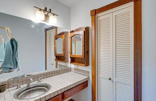 Meadow Vista Mountain Escape with River Views! - Foto 20