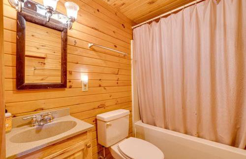Secluded Luxury Cabin with Hot Tub on 40 Private Acres Near Moorefield, West Virginia - Foto 59