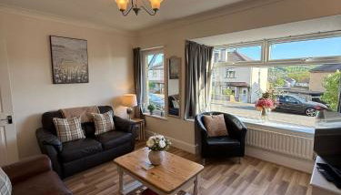 Canalside walks Riddlesden Local to Skipton Ilkley Haworth & Keighley Worth Valley Railway - Foto 3