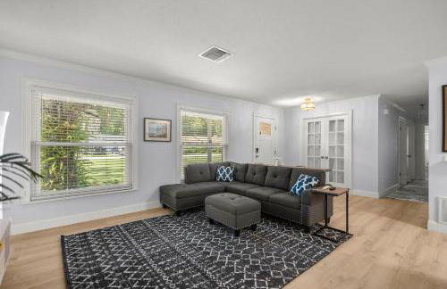 Cozy 4BR King Suite Home by WEC & Downtown! - Foto 29