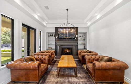 Private Gated 6BR Luxury Estate, Gym, Lake View - Foto 4