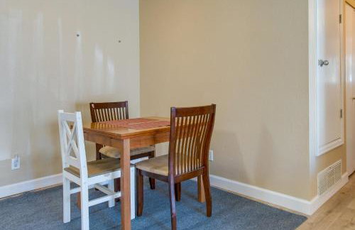 1 Mi to Light Rail Englewood Condo with Pool Access - Foto 8