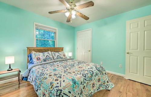 Hot Tub and Yard Stroudsburg Home in Poconos - Foto 19