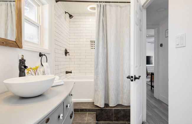 Cowboy Pool, Fire Pit, Backyard Chic Ranch Retreat Asteroid by Avantstay - Foto 18