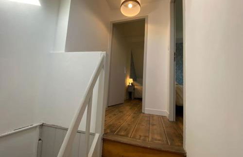 Maison de Charme - 4 Chambres - Courette & Parking Gratuit - Foto 39