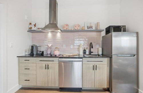 Thought- Adorable 1 BR Apt with Heated Pool - Photo 16