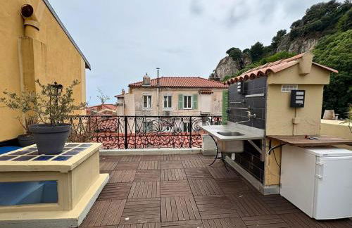 Port 1BR Flat with Terrace - Photo 7