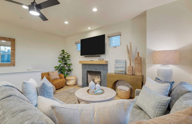 Sunset Serenity by Avantstay Rooftop w/ Hot Tub & Fire Pit, 3 Blocks to Beach! - Foto 3