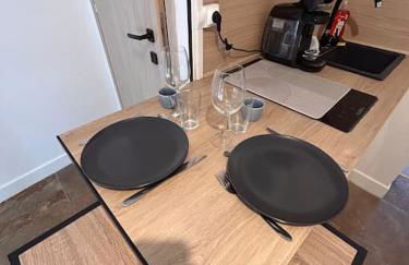 La terrasse abritée et son spa - Photo 6