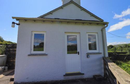 Ellis Howe - Photo 3