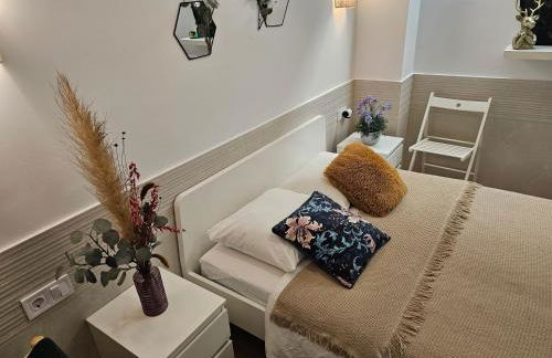 Las Artes Luxury Double Room - Photo 16