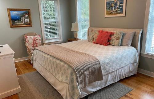 Centennial Coast Cottage - with Heated pool - Foto 28