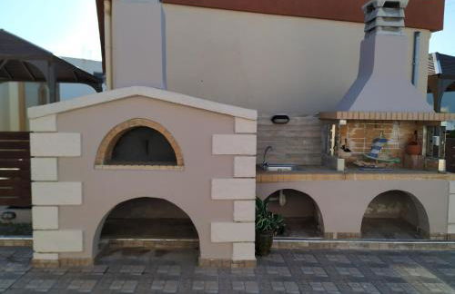 Villa Asterousia with Heated Jacuzzi, BBQ & Lounge - Photo 61