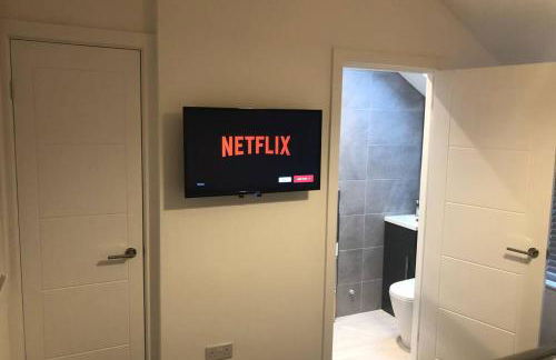 Oole 2 bed & en-suites house with parking near beach - Foto 23