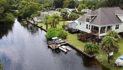 4BR Private Dock, Warm Spring Canal, Kayaks, Canoe - Foto 5