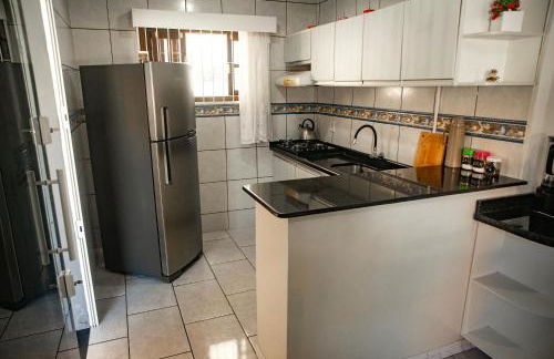 SUA CASA DE FÉRIAS 5 MINUTOS a pé do BETO CARRERO! - Foto 30