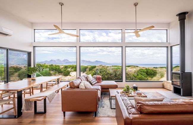 Coast Beachfront Retreat - Photo 25