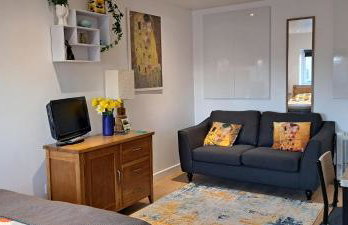 Modern studio apartment with outstanding views, sleeps 2 - Photo 33