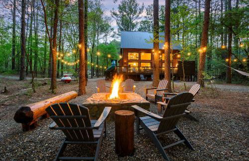 Hickory Bear - Cabin surrounded by pines, Sleeps 10, Hot Tub, Fire Pit, Arcade, Foosball Table & Deck Slide - Photo 64