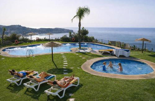 Al Alba Townhouse with Community Pool and Padel - Foto 60