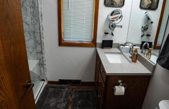 Whispering Woods Estate - Relax, Recharge, Connect - 12 wooded acres, 3 Bedrooms, 3 Baths, sleeps 10 - Foto 44