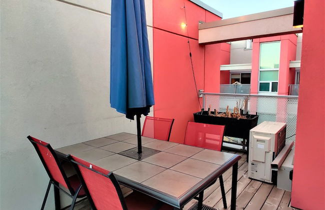 Monki Di Executive Suites - GLAS - Luxury Inner City Home 3 min to Downtown w Private Rooftop Patio Fireplace - Foto 30