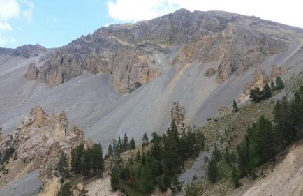 Le Pré Fleuri à Guillestre - Appartements neufs classés Meublés de Tourisme 3 étoiles- Climatisés- Parking privatif - Foto 38