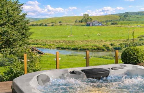 Harperfield Chalet - Photo 2