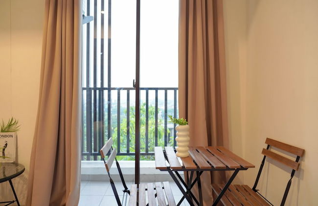 Spacious And Homey Studio At Cleon Park Apartment - Foto 6