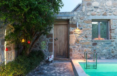 Muazzo Creta Stone House, Nature Escape with Pool, By ThinkVilla - Foto 8