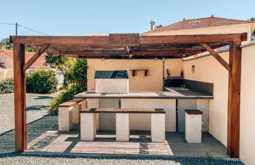 T3 de 35m2 - Bord de mer - plage de la Nartelle- Sainte maxime - piscine partagée -Parking - BBQ - 2 Chambres 2 Salle de bains - Foto 8