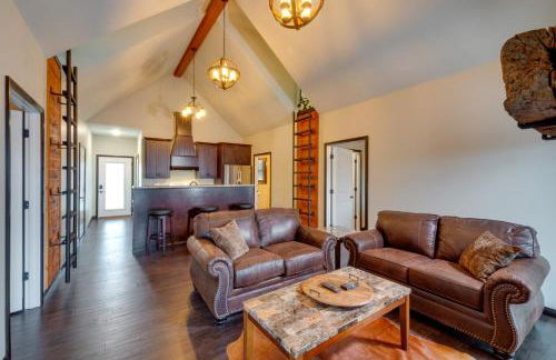 Tranquility Lake Getaway with Hot Tub on 27 Acres! - Foto 6