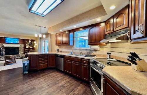 All the Vibes Poolside in Trenton - Foto 45