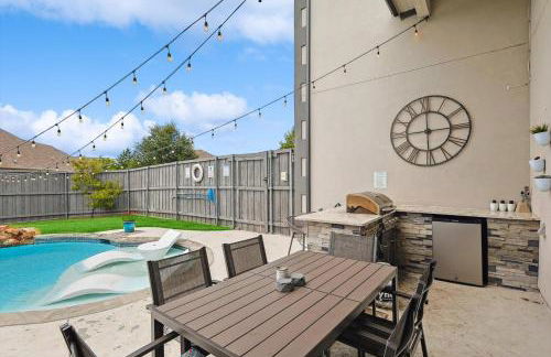 Vibrant Texas Escape - 5BR, Pool & Hot Tub - Foto 39