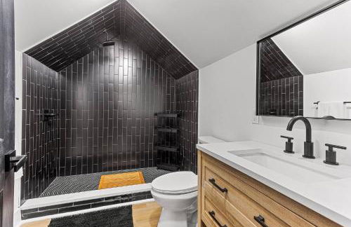 Spacious 4BR House Near Downtown, Perfect for Groups & Pets - Foto 22