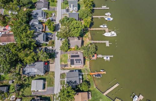 Waterfront Getaway - Dock UR Boat & Walk to Beach - Foto 17