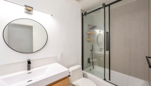 Newly remodeled home w pool & private back yard - Foto 3, Shower