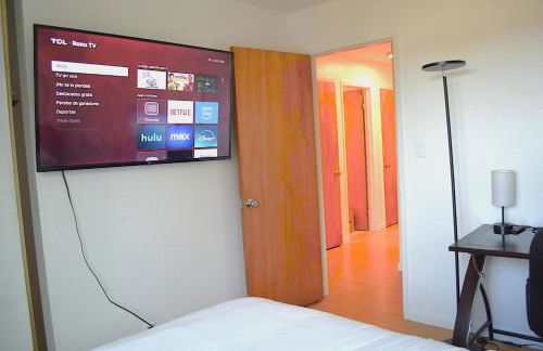 Modern 3 Bedroom Suite with AC for Family and Work group - Photo 17