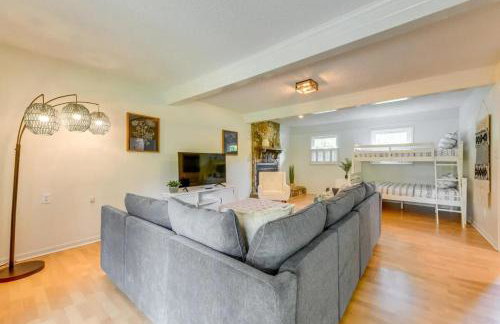 Pet-Friendly Mooresville Escape with Fenced Yard and Lake Access - Foto 6