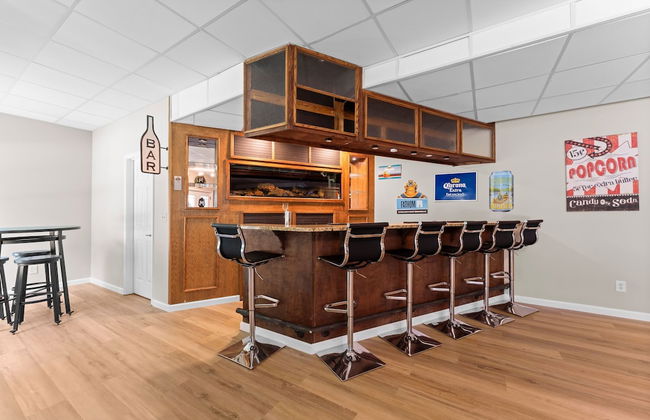 Making Waves by Avantstay Sleeps 20 Pool - Foto 47