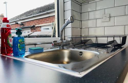 Whitmore House By RMR Accommodations - Newly Refurbed - Modern - Parking - Central - Foto 33