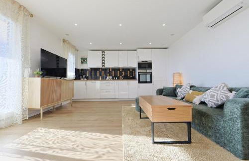 Vue mer sublime, terrasse ensoleillée et parking - Photo 12