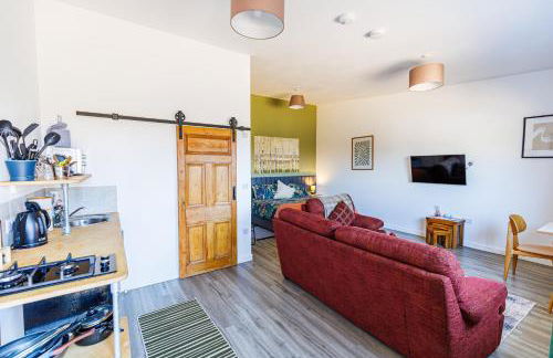 Modern Barn Conversion - Photo 46