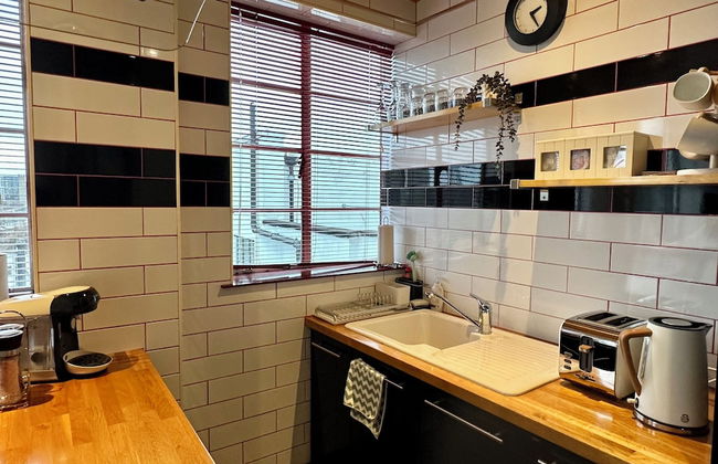 Camden Skyview Mansion - Photo 7