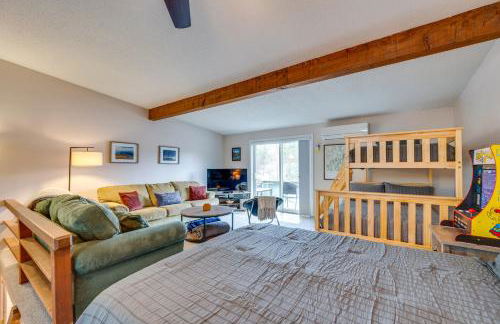 Spacious Bartlett Condo with Balconies and Pool! - Photo 19