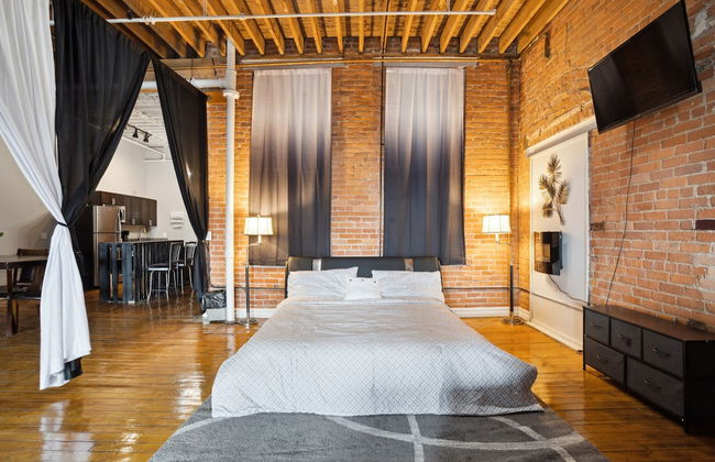 Downtown Detroit Loft - Fully equipped & Absolutely Gorgeous theme by RedAwning - Foto 2